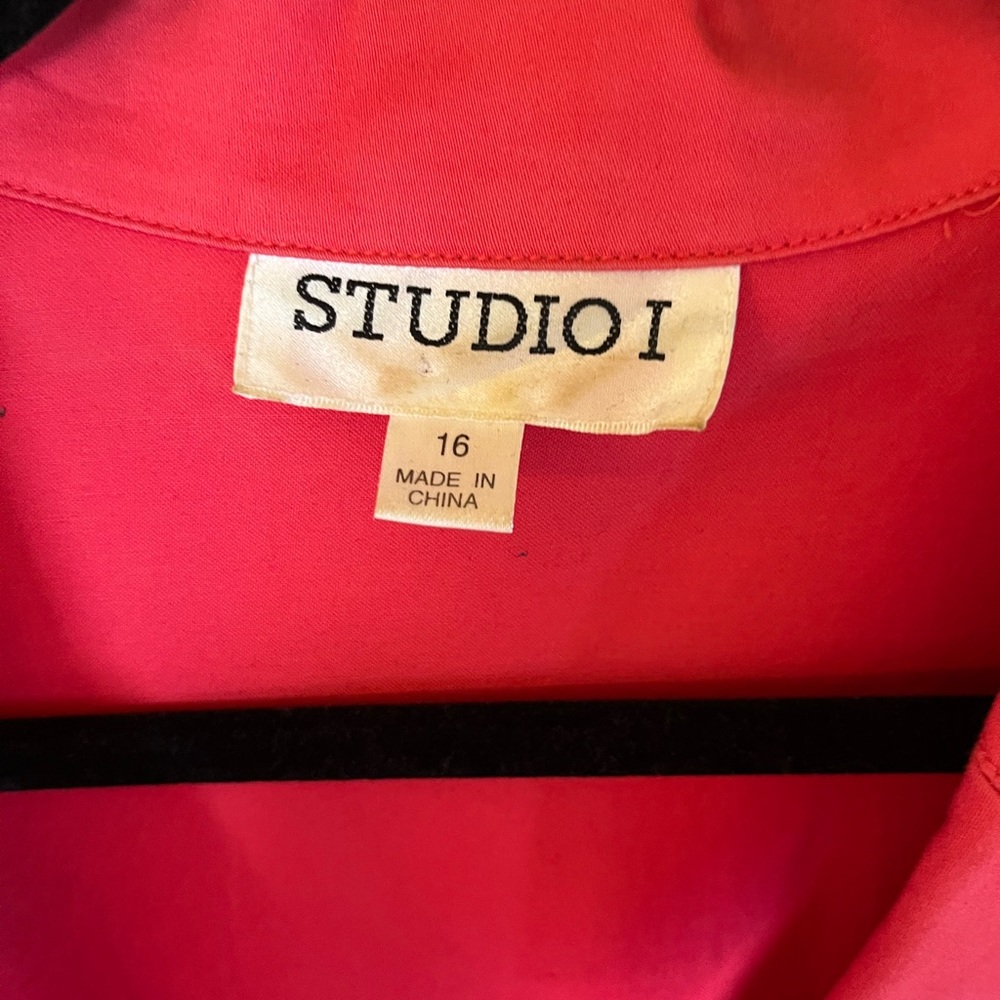 Coral color jacket with black buttons and 3/4 length sleeve - Picture 3 of 5